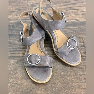 Women’s gray sofft leather sandals with double strap